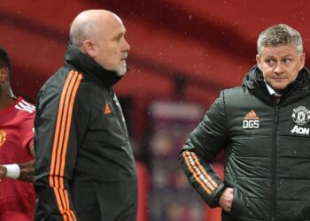 Mike Phelan prolonge son contrat avec Manchester United jusqu’à l’été 2024 – Man United News And Transfer News