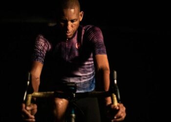 Reggie Miller : une balade avec le maillot rose pour aider les collèges américains