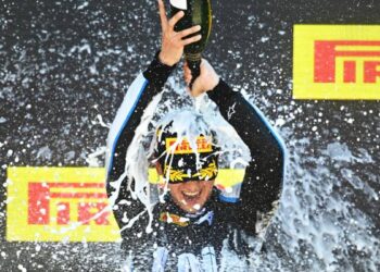 F1, Guanyu Zhou, qui est le premier chinois en championnat du monde, le pilote qui remplace Giovinazzi