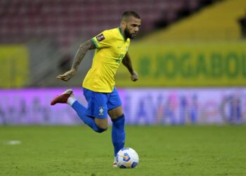 Quand Dani Alves fera ses débuts à Barcelone