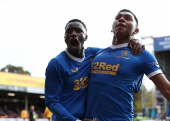 Les Rangers s’entretiennent avec van Bronckhorst sur le rôle du manager