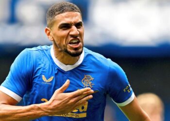 Balogun marque contre son camp lors du match nul des Rangers alors que Slimani et Toko Ekambi tirent Lyon vers la victoire