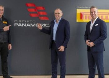 Domenicali visite le futuriste circuit d&rsquo;essai Pirelli au Brésil