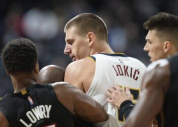 Résultats Nba : victoire des Lakers et des Knicks.  Jokic expulsé