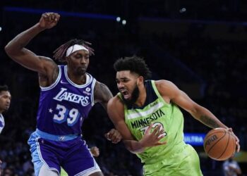 Résultats NBA.  Lakers pavés par les loups.  Filets en vol, Coq et Faucons en pointe