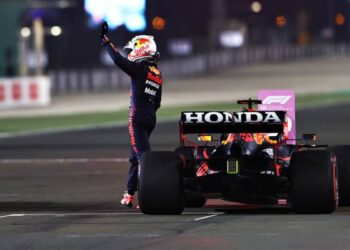 F1 Qatar, Verstappen risque des pénalités : drapeau jaune non respecté
