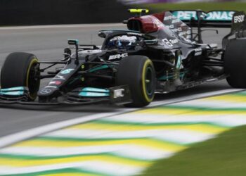 Hamilton devance Verstappen en qualifications.  Ferrari : Sainz 6e et Leclerc 7e