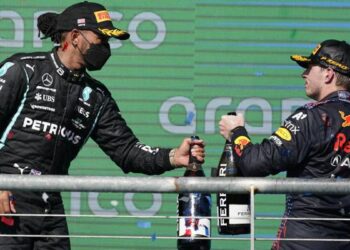 F1 Brésil, Hamilton pénalisé : il part dernier de la Sprint Race.  Verstappen condamné à une amende