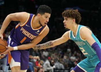 Nba, Booker revient et illumine les Suns.  Mavs battu et Porzingis sort aussi