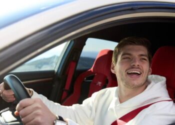 F1 Max Verstappen vend une Honda Civic pour une œuvre caritative