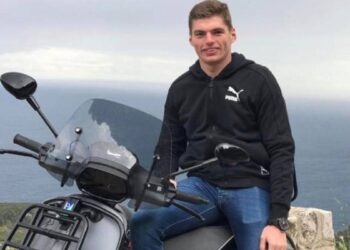F1, Max Verstappen et son garage, pas que des voitures : Porsche, Aston Martin et Vespa