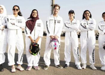 F1 Vettel, GP d’Arabie Saoudite.  course de karting en Arabie uniquement avec des femmes locales