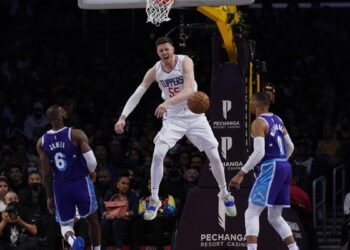 Résultats Nba : LeBron et les Lakers battus par les Clippers, Gallinari éliminé avec Philadelphie