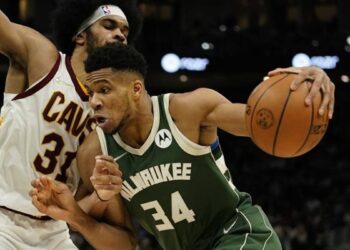 Résultats Nba, Giannis revient et sauve les Bucks des meilleurs Cavs après LeBron