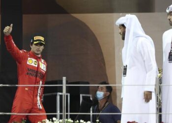 F1 Abu Dhabi, Carlos Sainz lors de ses débuts chez Ferrari a marqué plus de points que Charles Leclerc