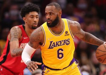 Résultats NBA.  Le curry record ne suffit pas, l’historien LeBron oui: soirée NBA