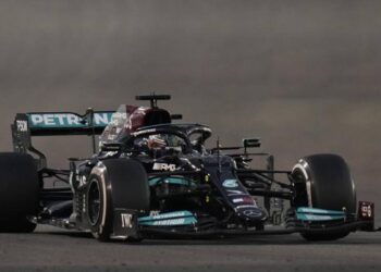 F1 2022, Mercedes s’appellera W13 : la vidéo de l’allumage du moteur