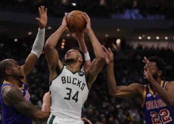 Résultats Nba – Giannis show, les Bucks humilient les Warriors