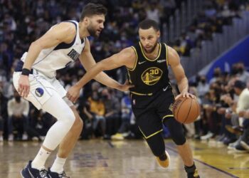 Résultats Nba : Golden State, tout est facile avec les Mavs.  Jokic et Embiid enchantent toujours