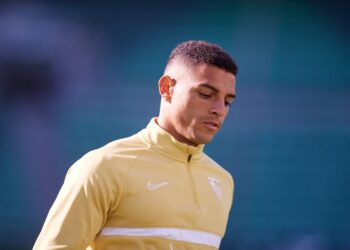 Séville porte un coup dur à Newcastle dans la poursuite de Diego Carlos