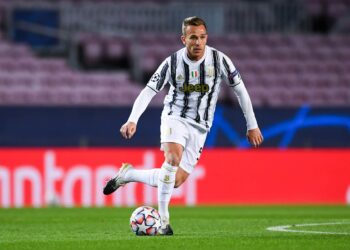 Comment Chelsea pourrait être prêt à arrêter le mouvement de prêt d’atterrissage d’Arsenal pour Arthur