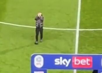 Harvey Elliott retourne à Ewood Park et reçoit un accueil chaleureux de la foule d&rsquo;Ewood Park