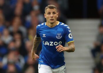 Chelsea doit retirer ses doigts et bouger pour Lucas Digne –