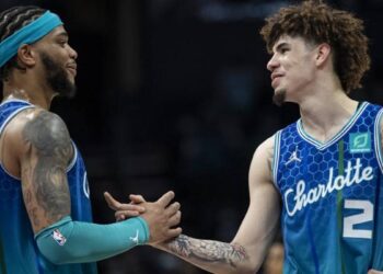 Nba, Giannis dit 43 mais les Bucks tombent.  Spectacle de Sabonis, Indiana s’envole