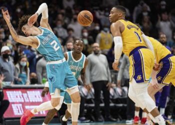 Résultats Nba : les Lakers éliminés à Charlotte, Gallinari bat les Celtics