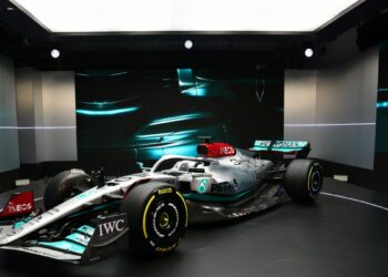 Nouvelles Mercedes F1, F1 W-13 dévoilées