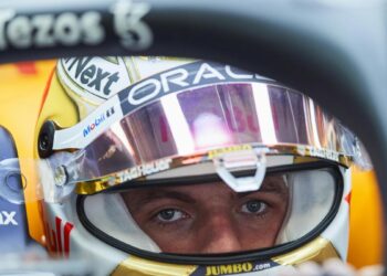 « Masi poignardé dans le dos. Mauvais d’enlever »