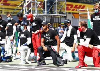 La F1 change la procédure pré-GP : suffisamment de pilotes à genoux, mais la lutte contre le racisme demeure