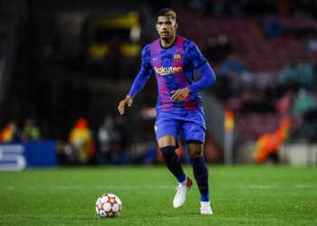 Alors que Xavi s’exprime, la position d’Araujo sur le renouvellement du contrat avec le Barça révélée