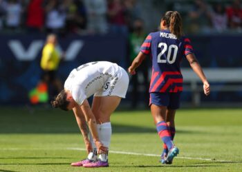 La Néo-Zélandaise Meikayla Moore réussit un triplé parfait dans son propre but