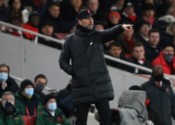« Je ne fais que récupérer les os » – Jurgen Klopp s’en prend aux journalistes pour une critique constante de Liverpool