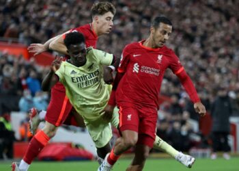 Kostas Tsimikas rend hommage à Thiago et à son chant de Liverpool