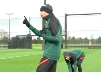 Dispute hilarante entre Matip, Fabinho et van Dijk