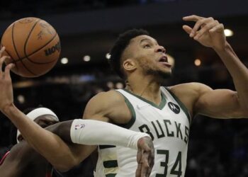 Résultats Nba : Giannis sauve les Bucks, grands Warriors avec réserves.  Taureaux ok