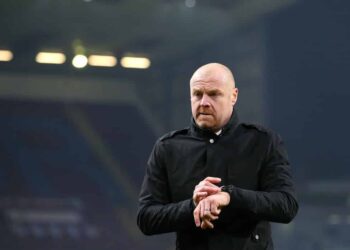 Dyche confirme que le défenseur de Burnley est « peu susceptible » de jouer contre Leicester