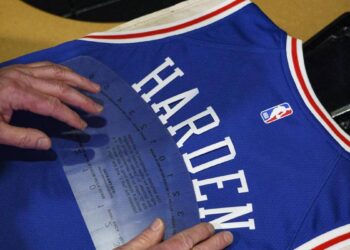 Les 76ers accueillent James Harden : « On va gagner avec la chimie »