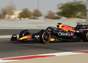 F1, essais à Bahreïn fermés.  Verstappen le plus rapide.  Binotto : « Prêt à nous battre »