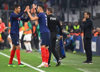 Les fans de Marseille font des sentiments à Saliba après avoir fait leurs débuts en France