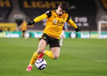 Bruno Lage confirme que le duo des Wolves devrait manquer le choc de Leeds