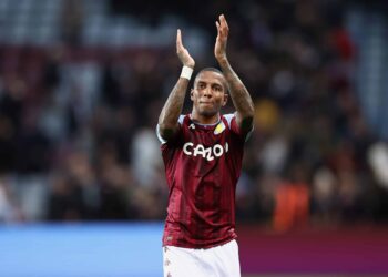 Ashley Young est la dernière à viser les joueurs d’Arsenal lors des célébrations