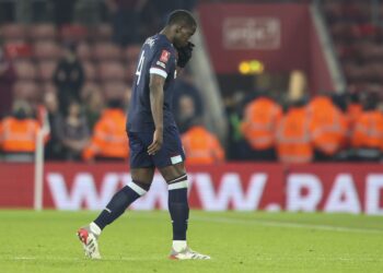 Kurt Zouma de West Ham fait face à des poursuites alors que la RSPCA passe à l’offensive