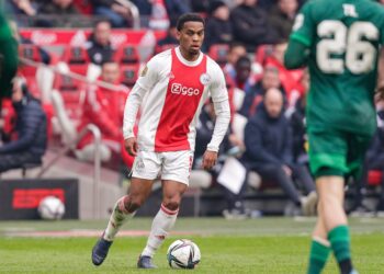 La starlette de l’Ajax, Jurriën Timber, nomme Man City comme prochaine destination possible