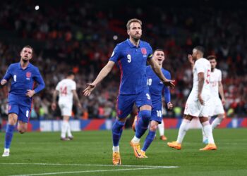 À quel point Kane est-il proche de battre le record de buts de Rooney en Angleterre?