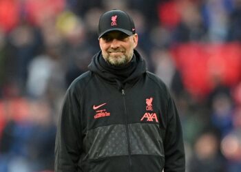 Liverpool a prédit XI contre Norwich: Red, 19 ans, commence alors que Klopp échange tout le premier XI