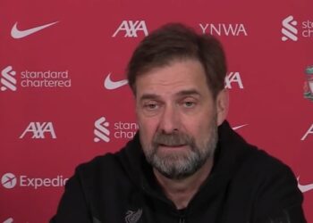 Klopp a peut-être révélé le prochain objectif de transfert de Liverpool dans le presseur pré-Arsenal