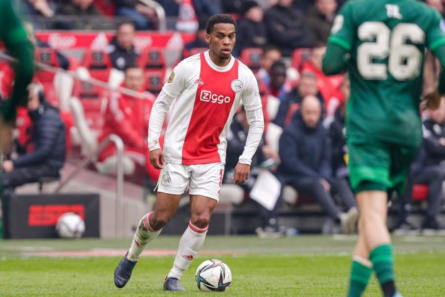 Man City lié?  La starlette de l'Ajax Jurrien Timber s'exprime sur l'avenir d'Amsterdam